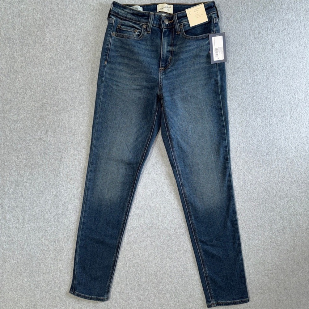 Universal Thread High Rise Everyday Skinny Jeans 6 Regular Tinted Dark Wash